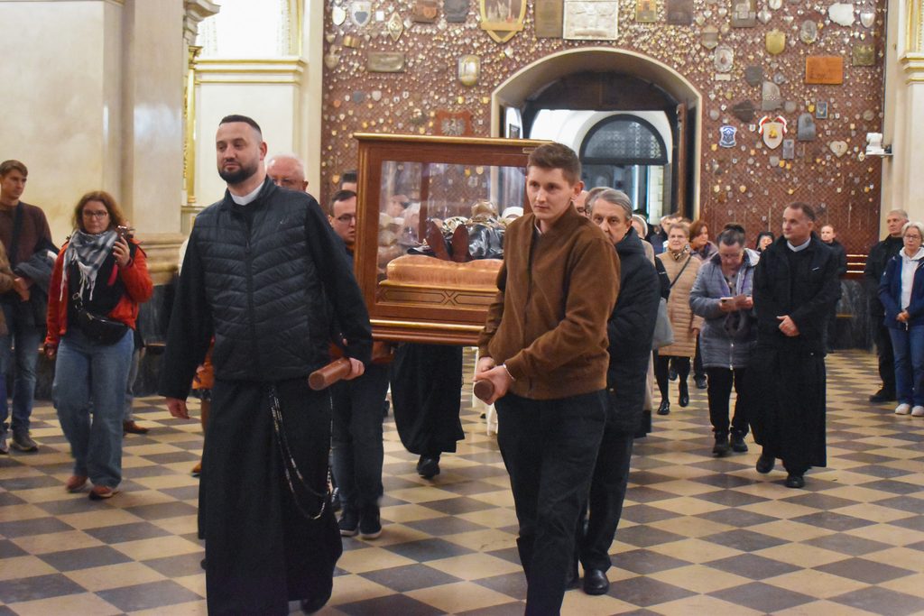 Historyczny i poruszający początek peregrynacji: Święty Gerard Majella na Jasnej Górze dsc 0203
